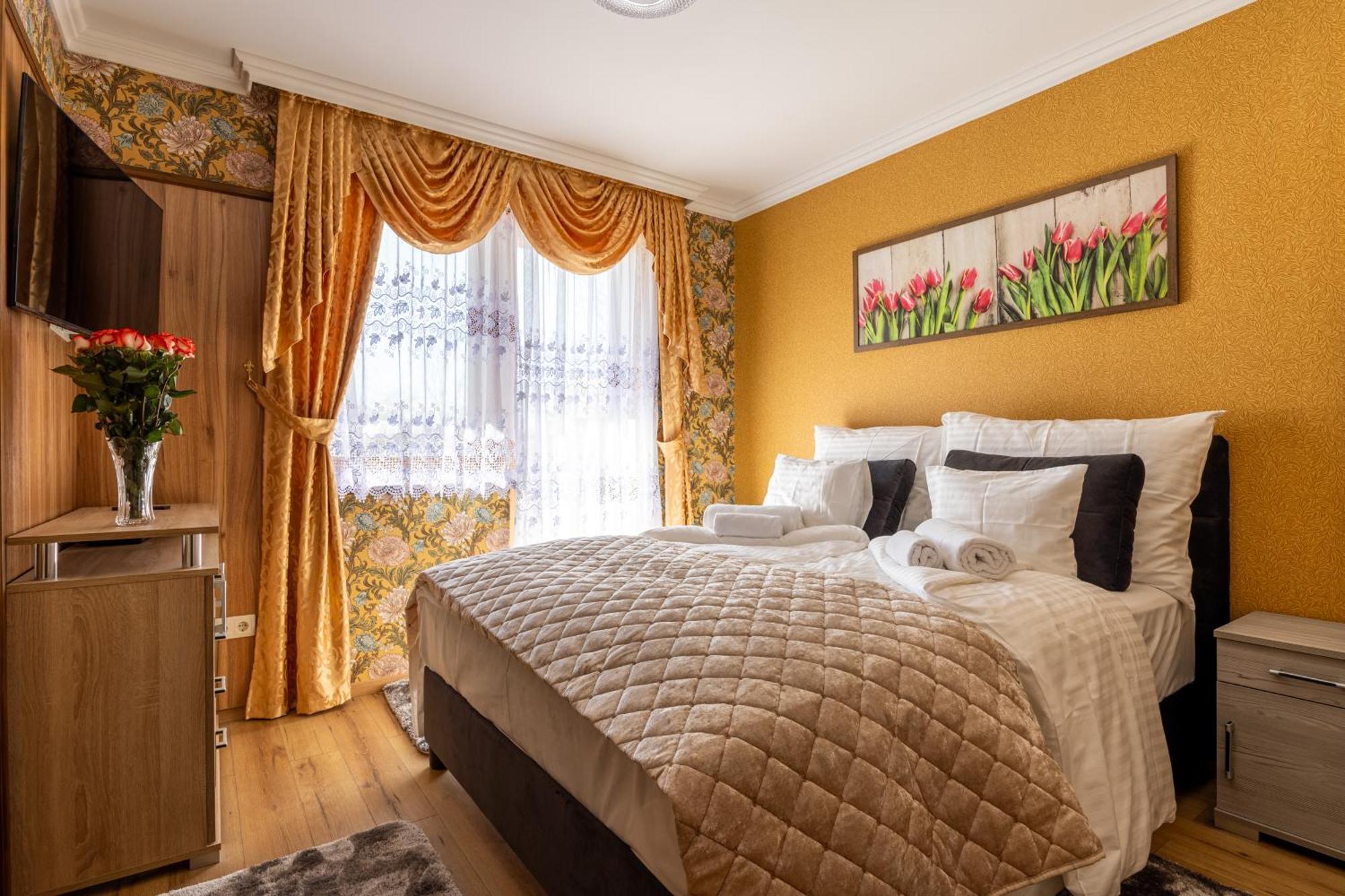 Bed and Breakfast Voeroes Alom Panzio Tiszakécske Esterno foto