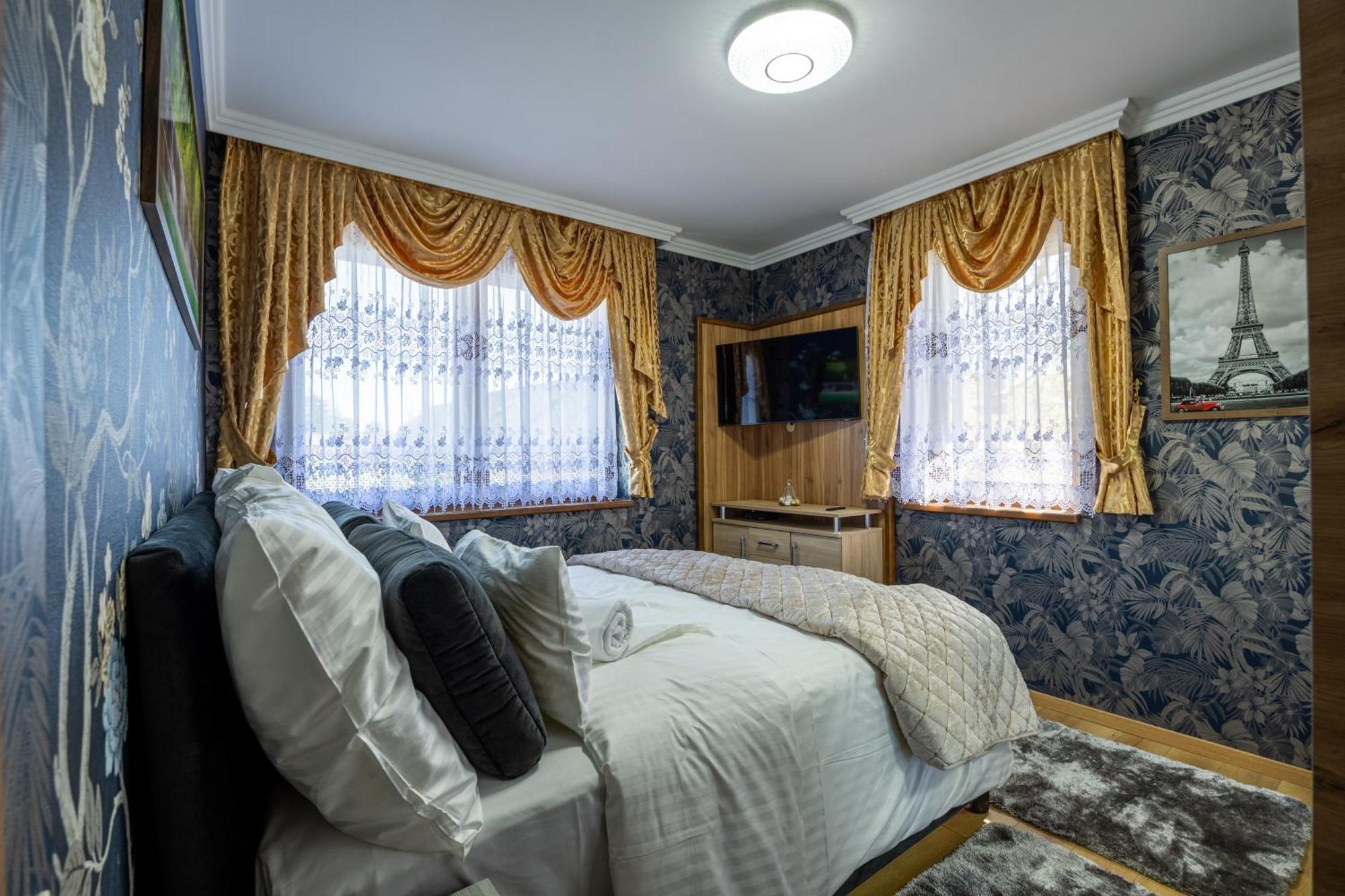 Bed and Breakfast Voeroes Alom Panzio Tiszakécske Esterno foto
