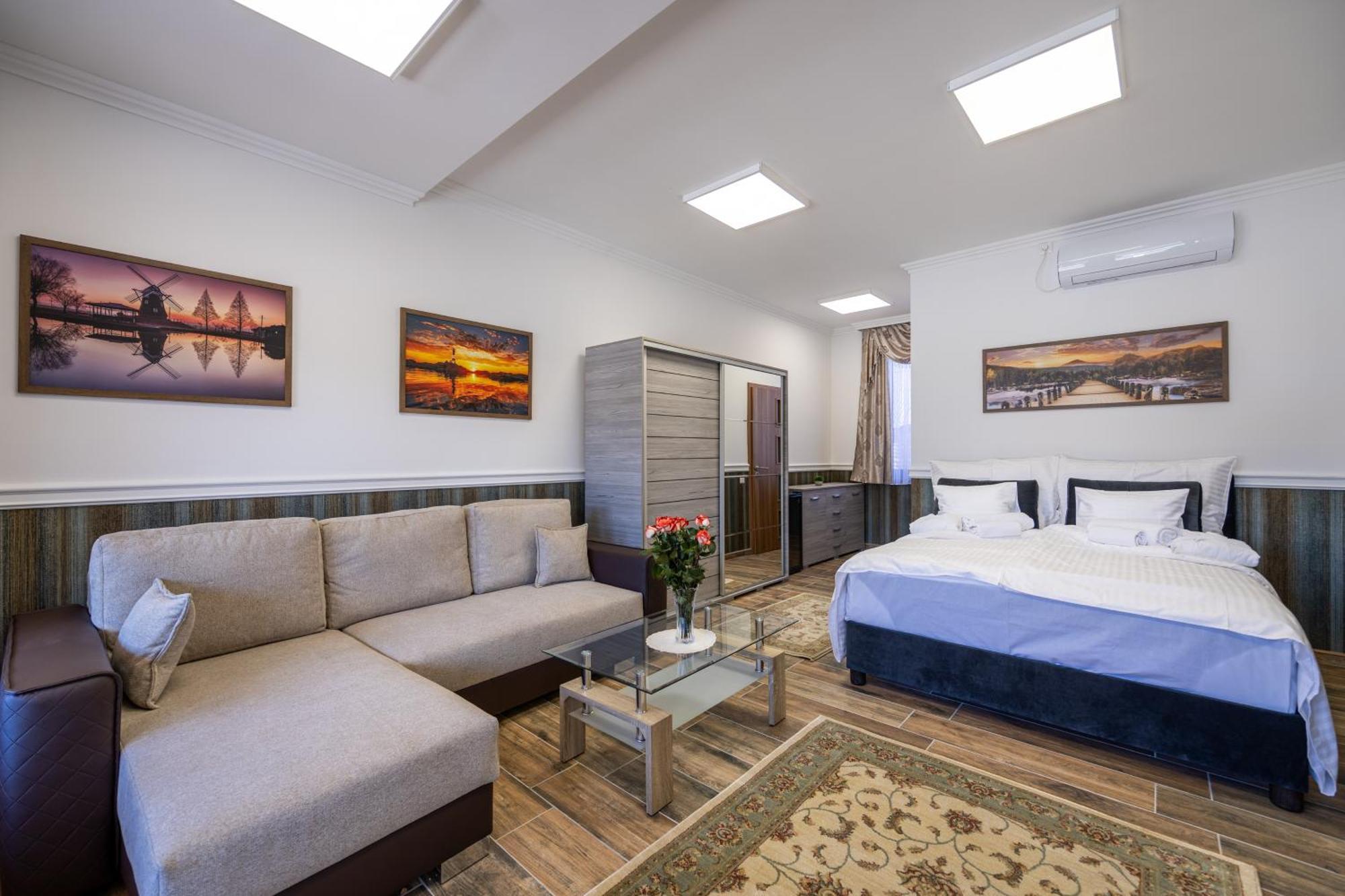Bed and Breakfast Voeroes Alom Panzio Tiszakécske Esterno foto